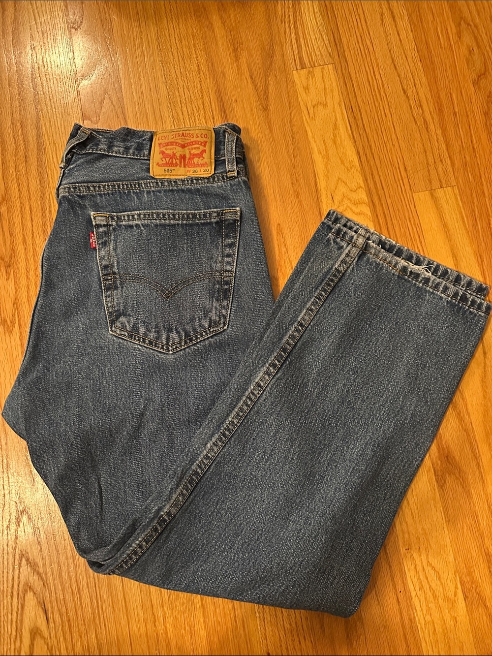 Levi's Relaxed Fit Medium Blue Denim Jeans